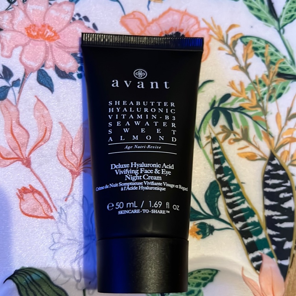 Avant deluxe hyaluronic acid vivifying face and eye night cream
